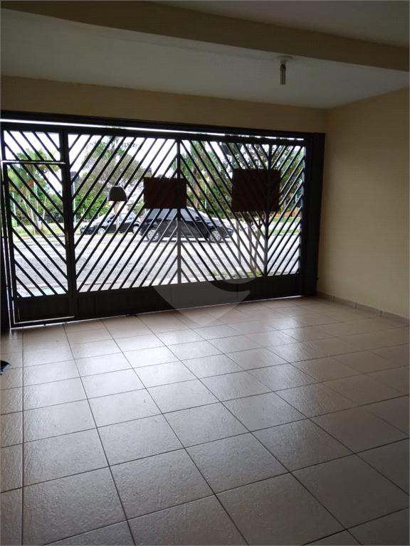 Sobrado em rua comercial excelente oportunidade para investidores no Bairro Continental II, Guarulhos SP,