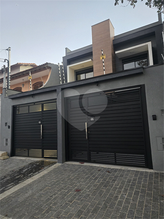 Sobrado à venda no Ipiranga com 4 dormitórios, 2 suítes e 2 vagas de garagem