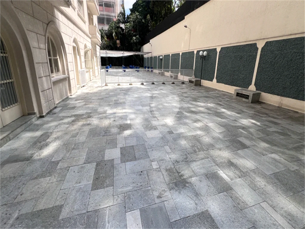 apto 3 quartos + 1 suite + 1 vaga de garagem