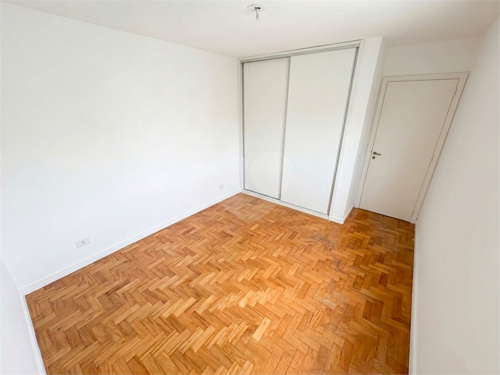 apto 4 quartos + 1 suite + 1 vaga de garagem - MANSÃO RIMBAUD