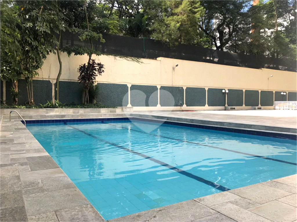 apto 3 quartos + 1 suite + 1 vaga de garagem