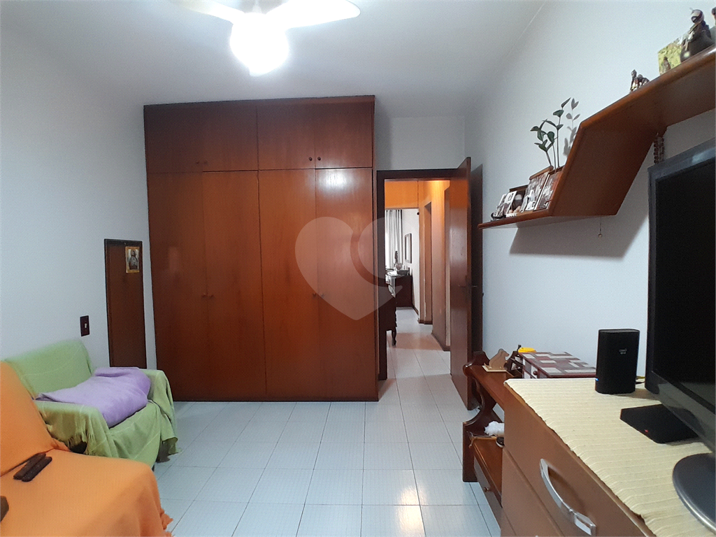 Casa térrea com 223m² à venda no Parque Continental