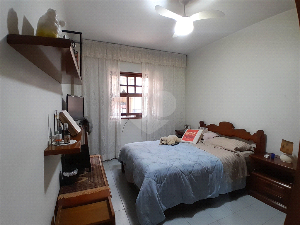 Casa térrea com 223m² à venda no Parque Continental
