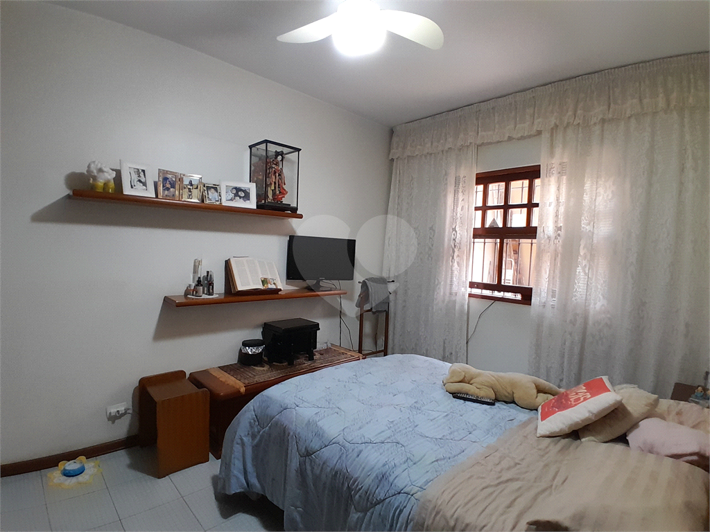 Casa térrea com 223m² à venda no Parque Continental