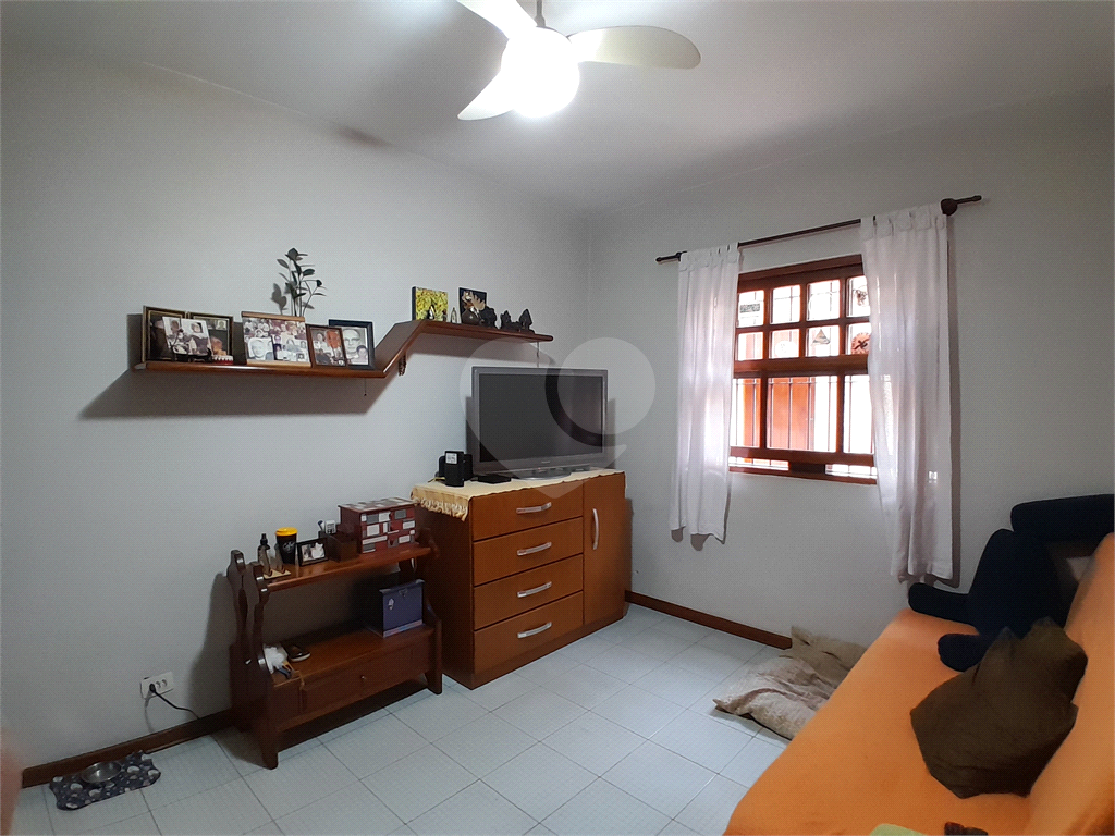 Casa térrea com 223m² à venda no Parque Continental