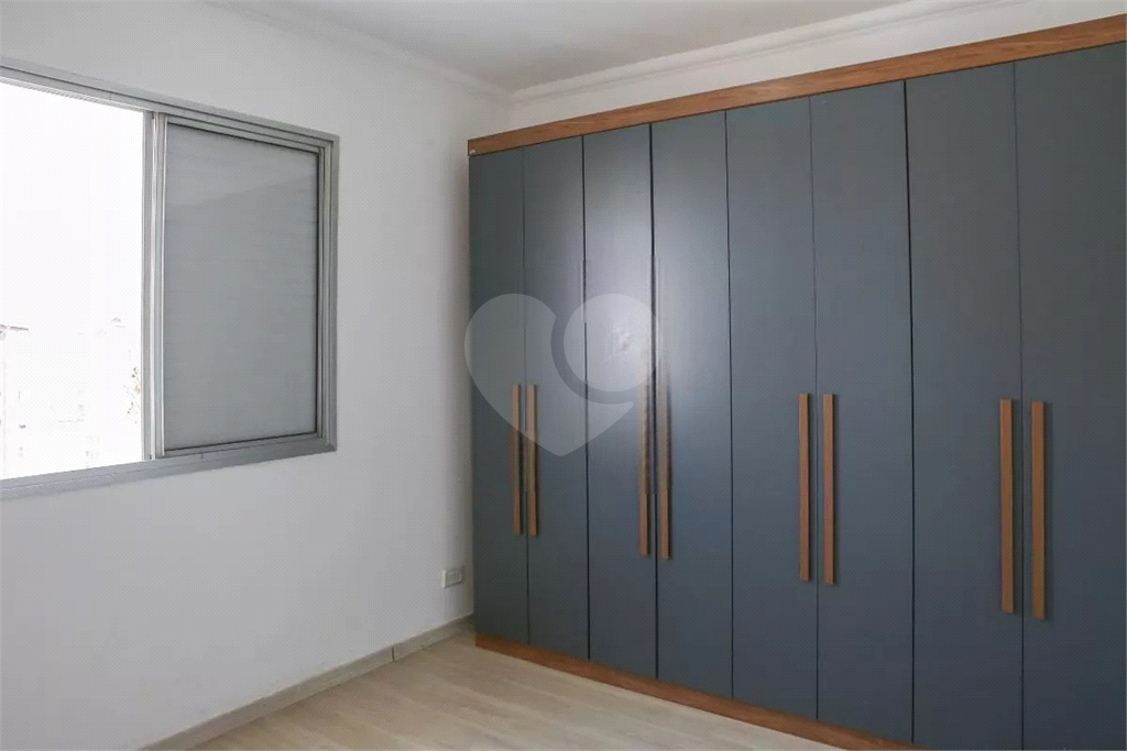 Cobertura 2 dormitórios sendo 1 suíte e 2 vagas de Garagem 