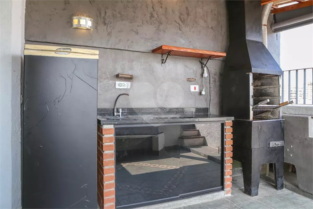 Cobertura 2 dormitórios sendo 1 suíte e 2 vagas de Garagem 