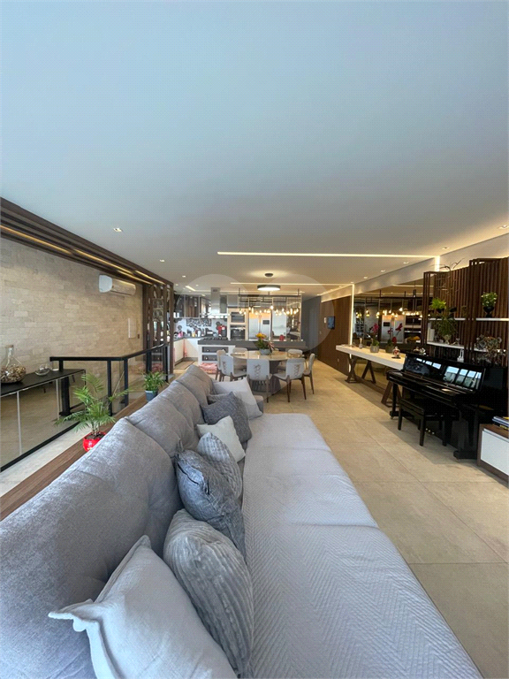 Sobrado Luxuoso & Exclusivíssimo – Casa Verde Média