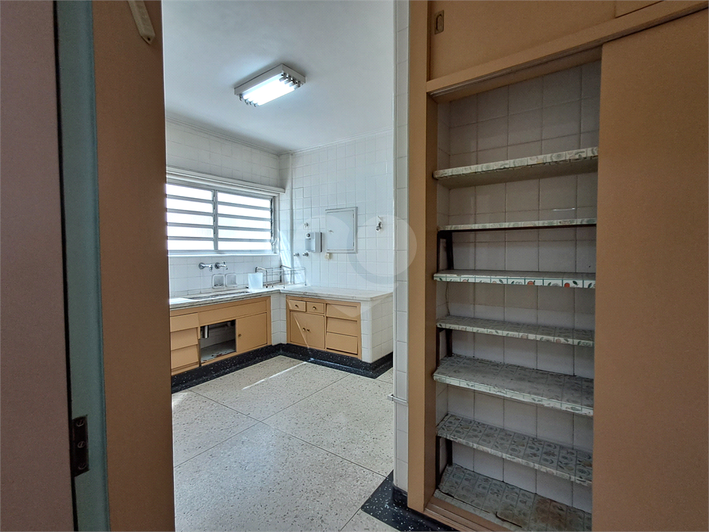 Imóvel de 220m² sala de 4 ambientes, 3 quartos grandes 1 vaga Higienópolis