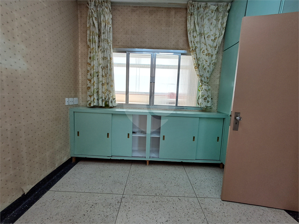 Imóvel de 220m² sala de 4 ambientes, 3 quartos grandes 1 vaga Higienópolis