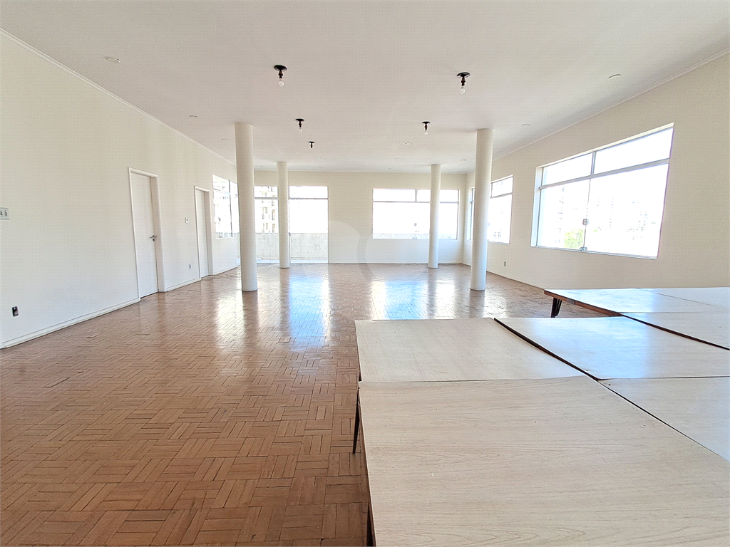 Imóvel de 220m² sala de 4 ambientes, 3 quartos grandes 1 vaga Higienópolis
