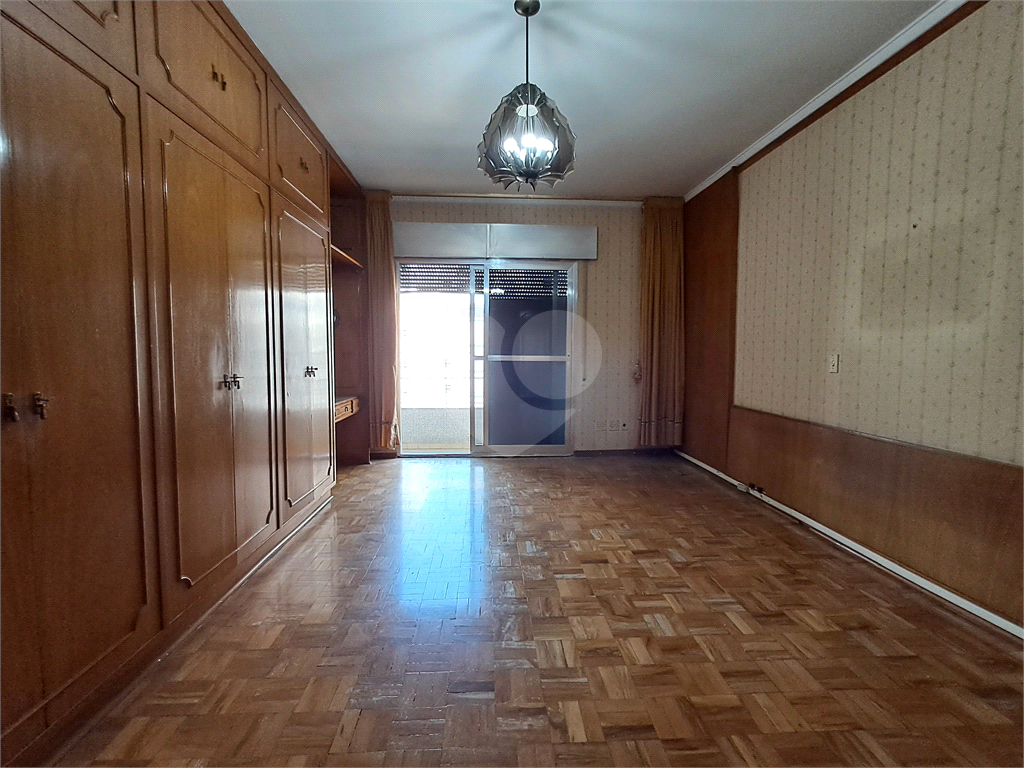 Imóvel de 220m² sala de 4 ambientes, 3 quartos grandes 1 vaga Higienópolis