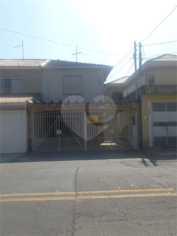 Sobrado locação no Campo Belo. 3 dormitórios edícula, vaga para 2 carros