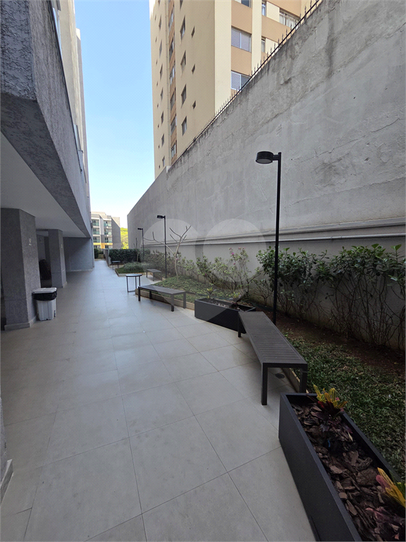APARTAMENTO TÉRREO COM QUINTAL NA AVENIDA IMIRIM
