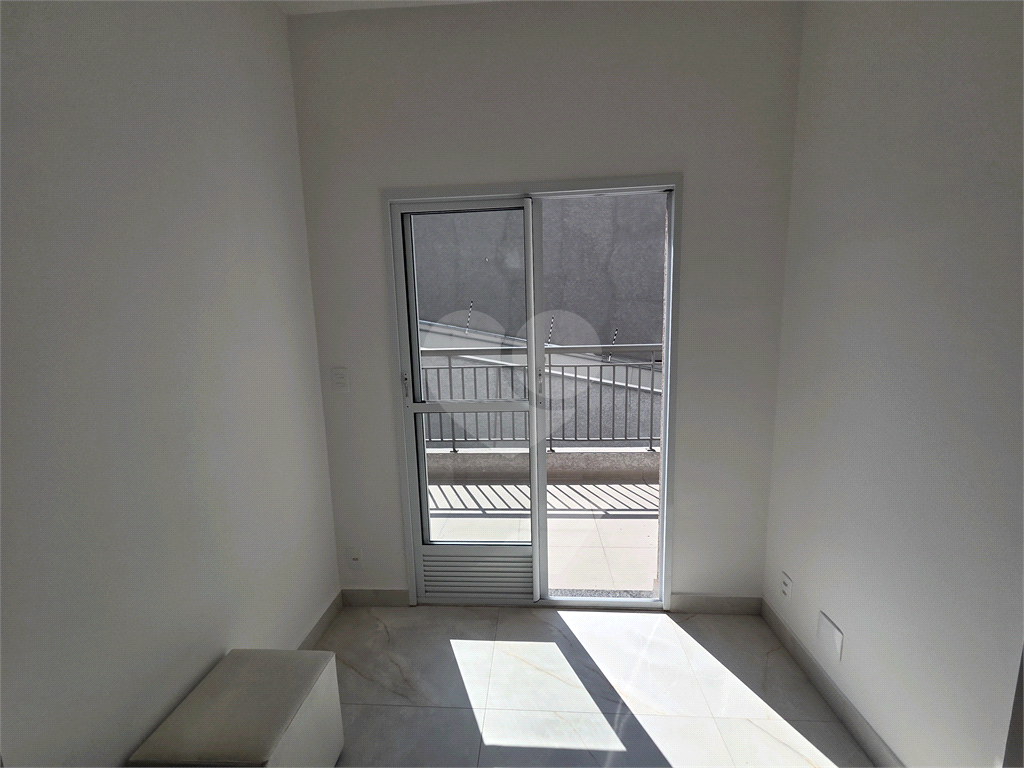 APARTAMENTO TÉRREO COM QUINTAL NA AVENIDA IMIRIM