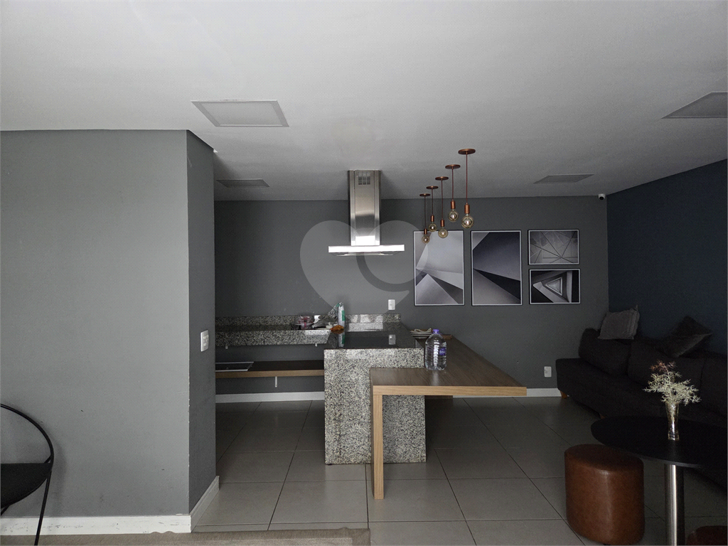 APARTAMENTO TÉRREO COM QUINTAL NA AVENIDA IMIRIM