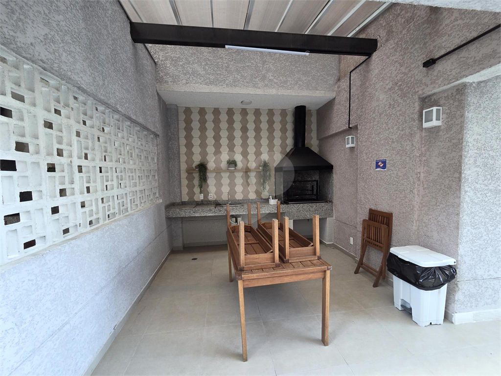 APARTAMENTO TÉRREO COM QUINTAL NA AVENIDA IMIRIM