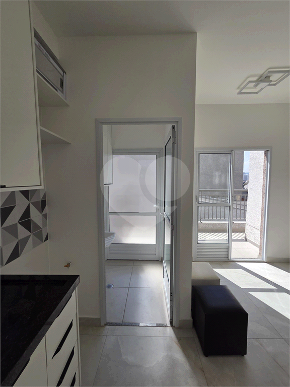 APARTAMENTO TÉRREO COM QUINTAL NA AVENIDA IMIRIM
