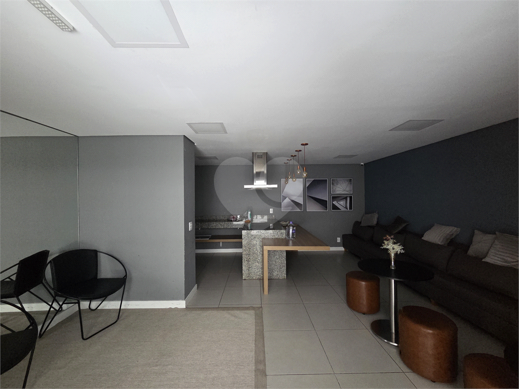 APARTAMENTO TÉRREO COM QUINTAL NA AVENIDA IMIRIM