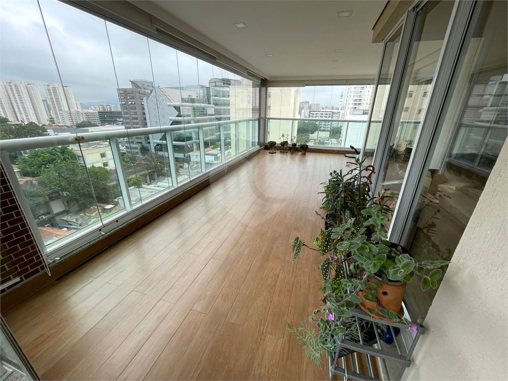Apartamento a venda em Perdizes, 234 m2 , 4 dormitórios, 4 vagas fixas em excelente localização 