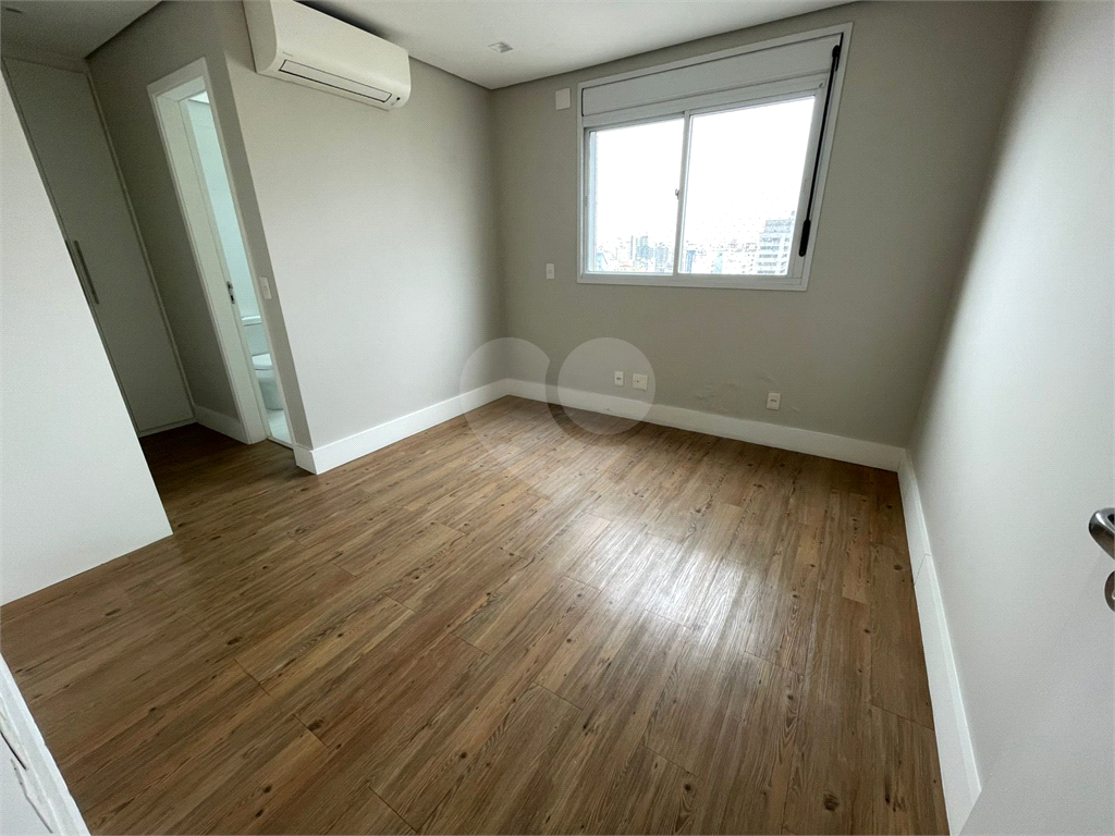Cobertura com 297 m2, 4 suítes, 5 vagas de garagem em Perdizes! Excelente localização 