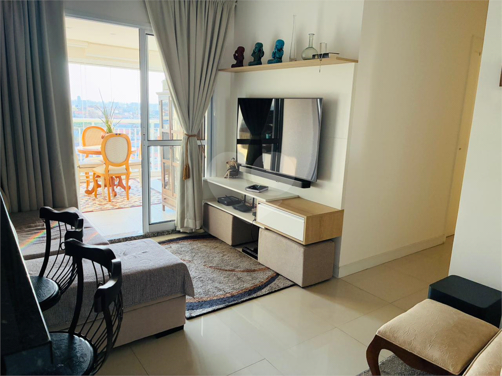 APARTAMENTO em CASA VERDE