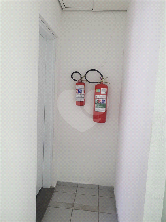 LOCAÇÃO - PRÉDIO COMERCIAL INTEIRO EM BRAGANÇA PAULISTA! Localizado na principal avenida da cidade — 11 vagas - Av. dos Imigrantes, com acesso também pela Rua Boa Vontade, próximo ao Fórum de Bragança Paulista.
Área construída: 350 m²   Terreno: 420 m² 