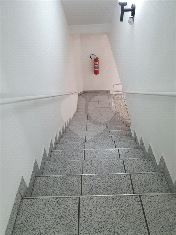 LOCAÇÃO - PRÉDIO COMERCIAL INTEIRO EM BRAGANÇA PAULISTA! Localizado na principal avenida da cidade — 11 vagas - Av. dos Imigrantes, com acesso também pela Rua Boa Vontade, próximo ao Fórum de Bragança Paulista.
Área construída: 350 m²   Terreno: 420 m² 