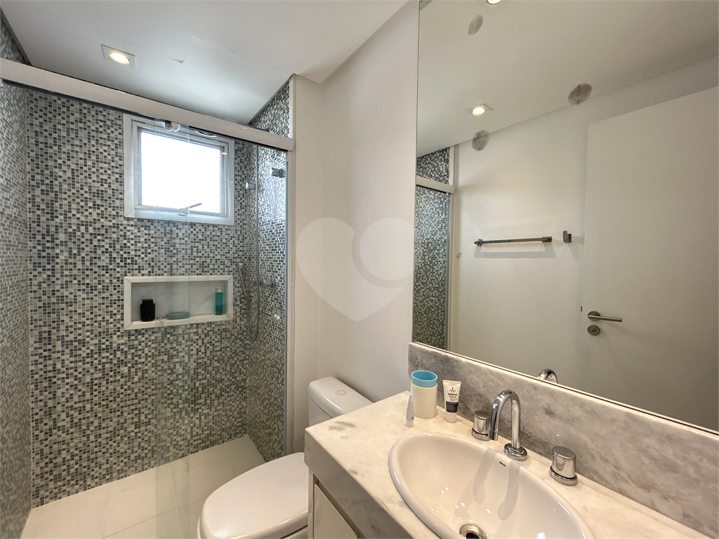 Apartamento de 210m2 na Vila Leopoldina em andar bem alto com 04 dormitórios, sendo 03 suítes e 01 Escritório com 03 vagas 