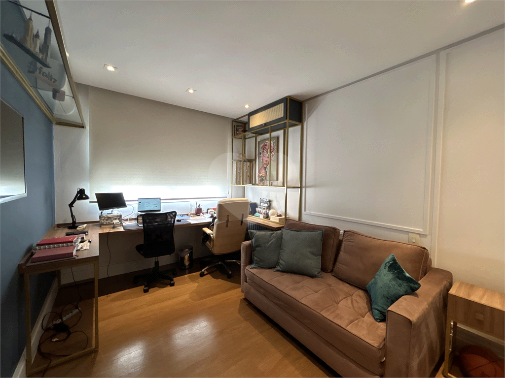 Apartamento de 210m2 na Vila Leopoldina em andar bem alto com 04 dormitórios, sendo 03 suítes e 01 Escritório com 03 vagas 