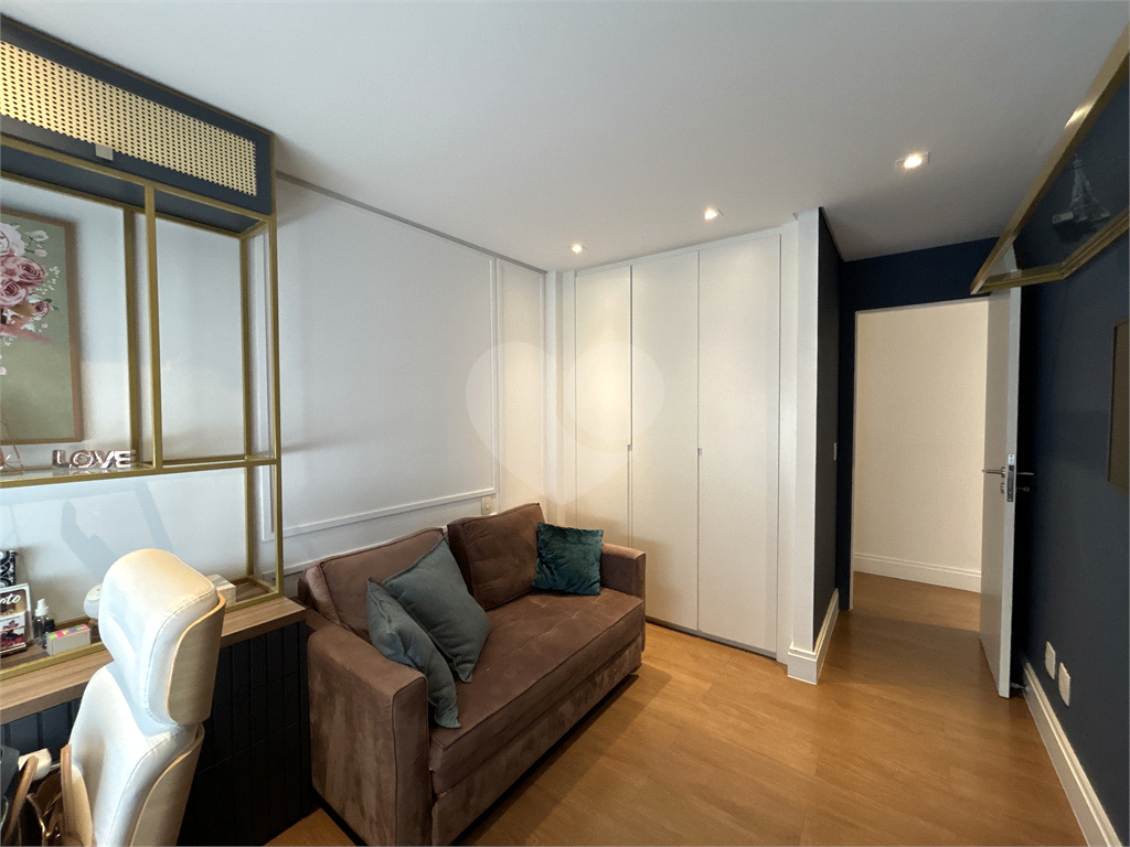Apartamento de 210m2 na Vila Leopoldina em andar bem alto com 04 dormitórios, sendo 03 suítes e 01 Escritório com 03 vagas 