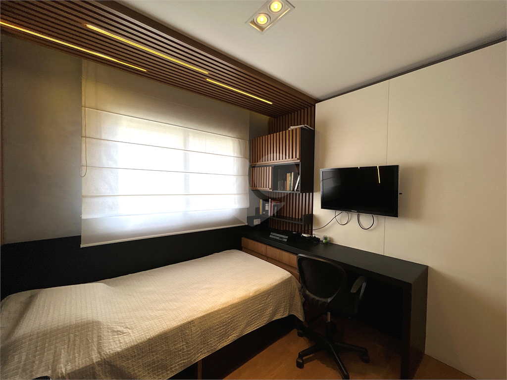 Apartamento de 210m2 na Vila Leopoldina em andar bem alto com 04 dormitórios, sendo 03 suítes e 01 Escritório com 03 vagas 