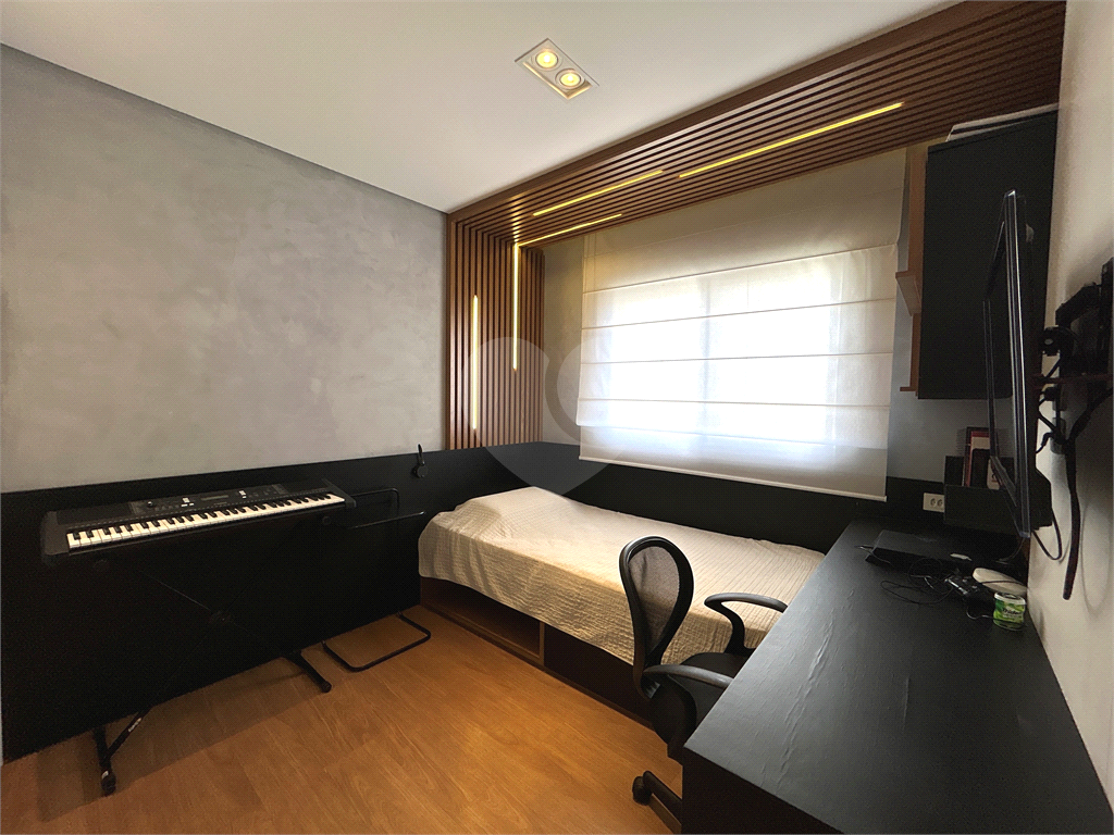 Apartamento de 210m2 na Vila Leopoldina em andar bem alto com 04 dormitórios, sendo 03 suítes e 01 Escritório com 03 vagas 