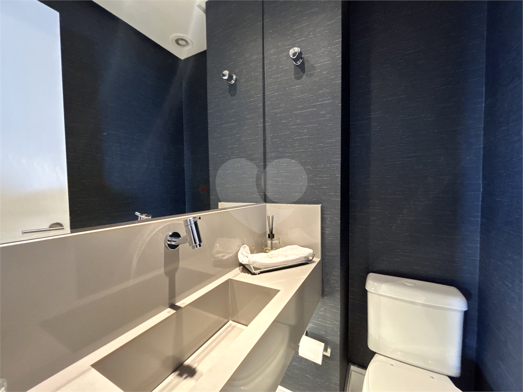 Apartamento de 210m2 na Vila Leopoldina em andar bem alto com 04 dormitórios, sendo 03 suítes e 01 Escritório com 03 vagas 