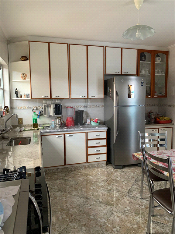 Casa para alugar com 2 quartos, 200m² - Foto 7