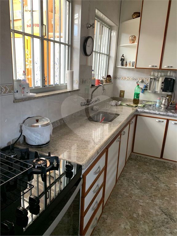 Casa para alugar com 2 quartos, 200m² - Foto 9