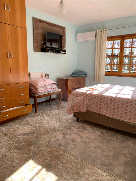 Casa para alugar com 2 quartos, 200m² - Foto 12