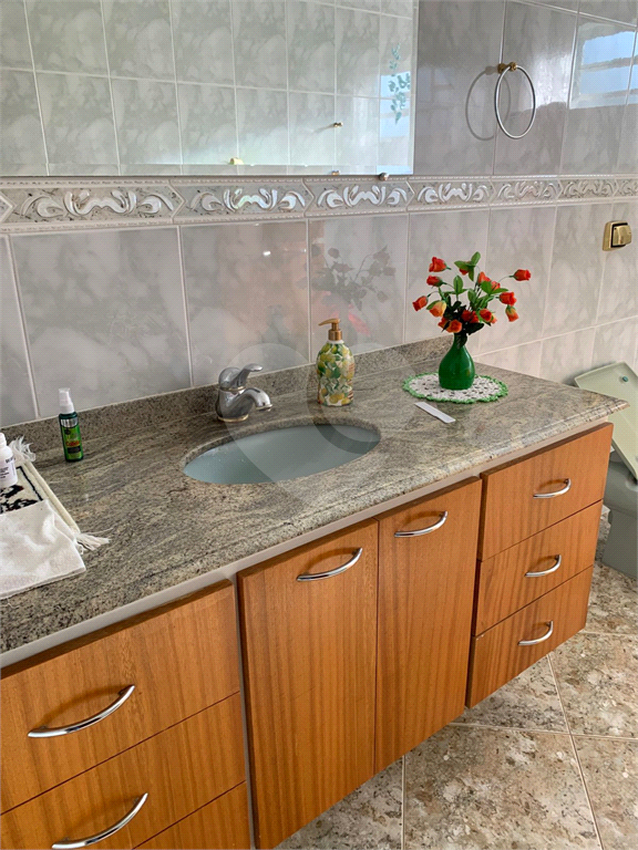 Casa para alugar com 2 quartos, 200m² - Foto 15