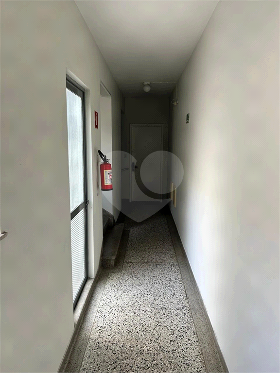 Prédio Comercial e Residencial na Av. Nova Cantareira!