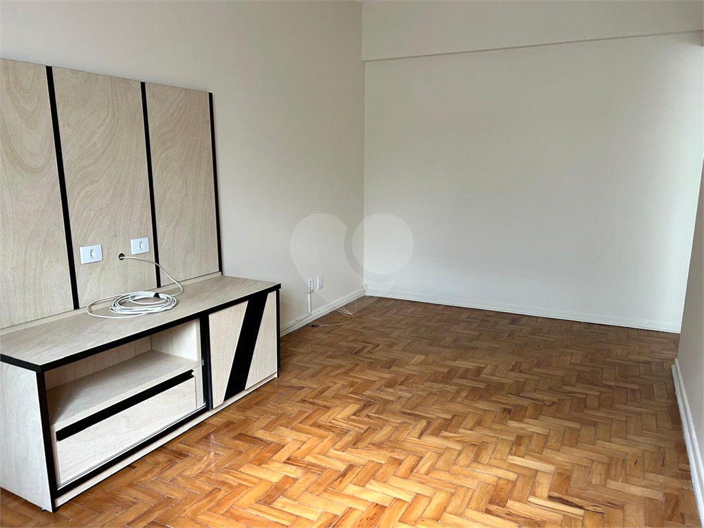 Prédio Comercial e Residencial na Av. Nova Cantareira!