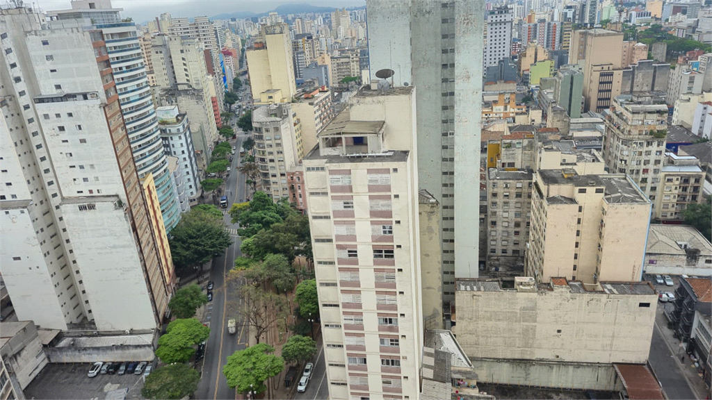 APARTAMENTO em CENTRO