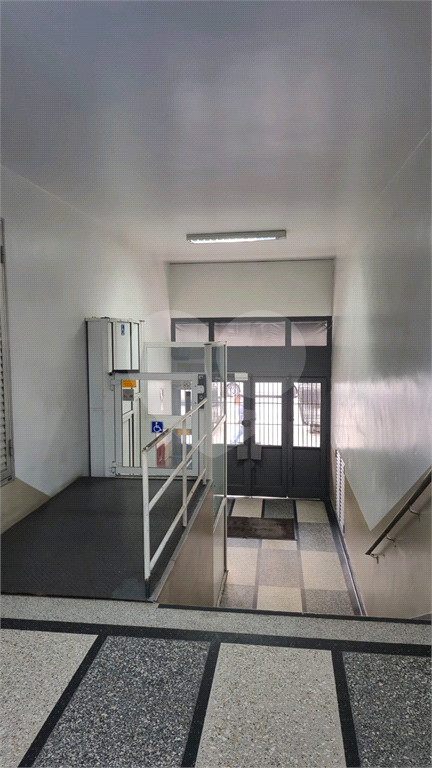APARTAMENTO em CENTRO