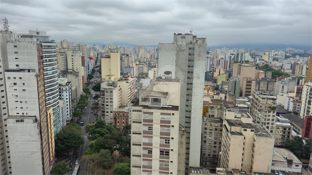 APARTAMENTO em CENTRO