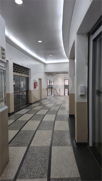 APARTAMENTO em CENTRO