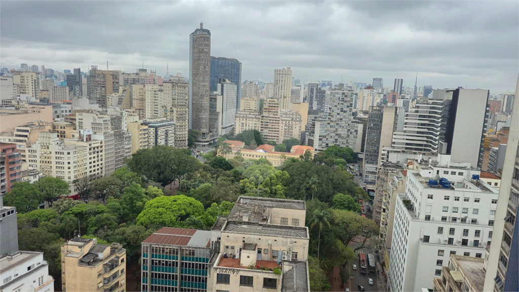 APARTAMENTO em CENTRO