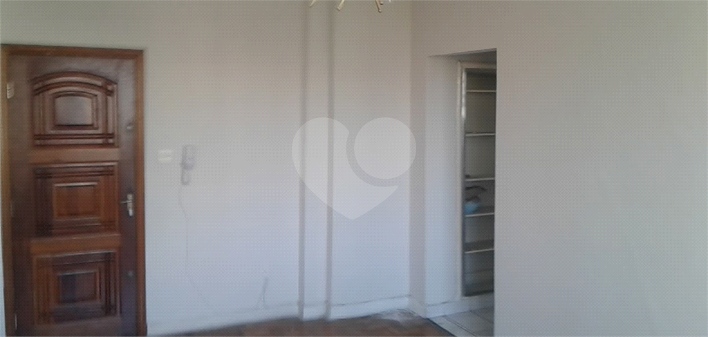 APARTAMENTO em CENTRO