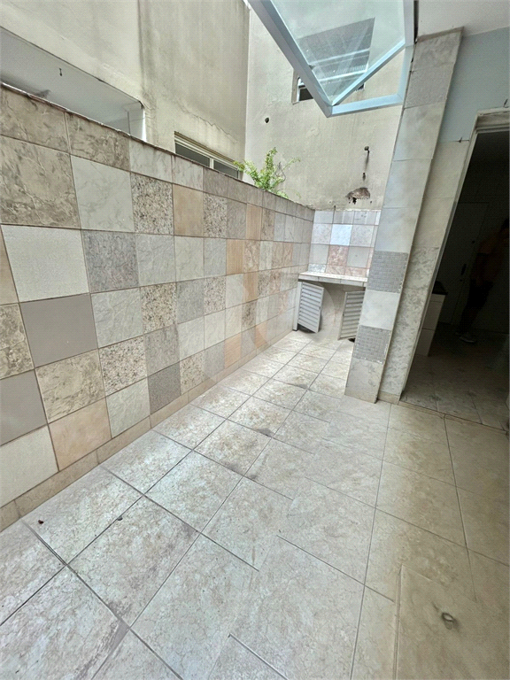 Apartamento 100 metros, ao lado da Av. Braz Leme, 2 dormitórios 1 vaga