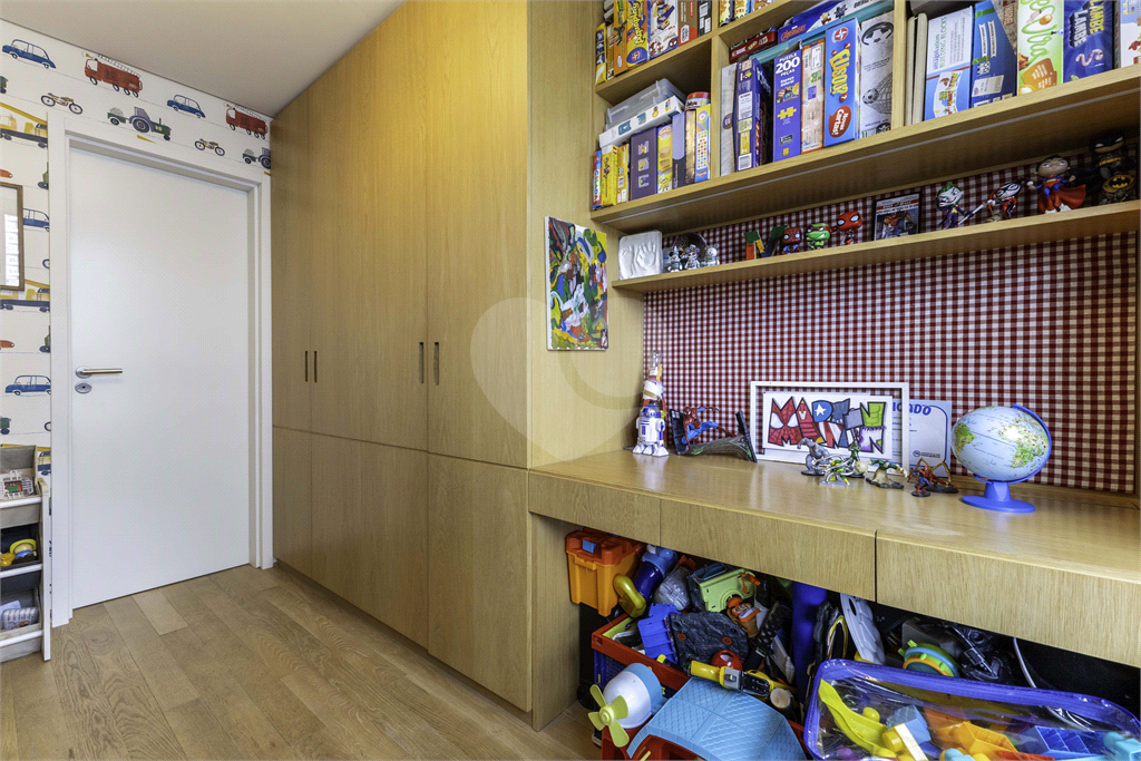 Apartamento dúplex para venda, com 196 m, 3 suítes e 3 vagas na Vila Madalena-SP