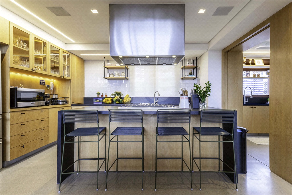 Apartamento dúplex para venda, com 196 m, 3 suítes e 3 vagas na Vila Madalena-SP