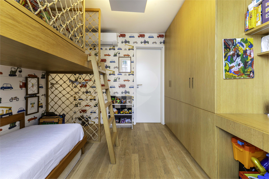 Apartamento dúplex para venda, com 196 m, 3 suítes e 3 vagas na Vila Madalena-SP